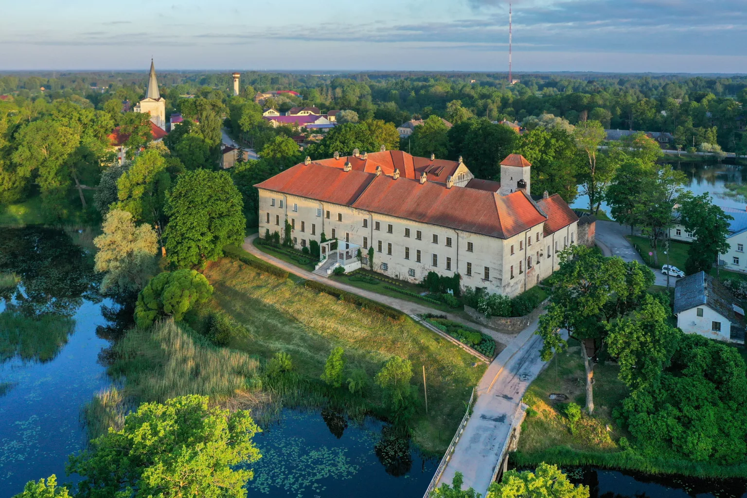 Grāmatas “Dundagas pils stāsti un noslēpumi” atvēršanas svētki