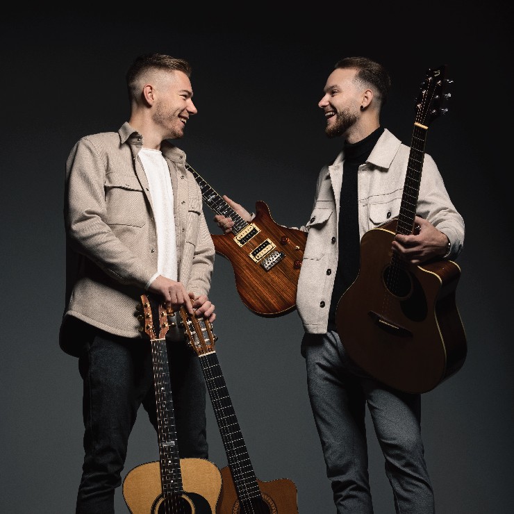 Miks Akots un Kristens Kupčs. Koncertprogramma “12 STĪGAS LATVIEŠU MŪZIKĀ”