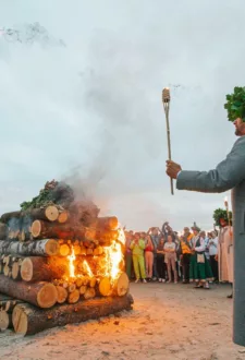 Līgo / Jāņu nakts svinēšana